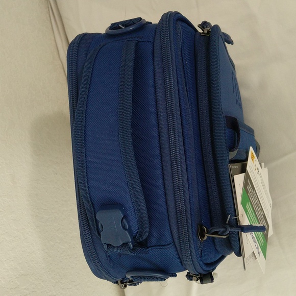 Titan By Arctic Zone Expandable Lunch Box W/ 2 Ice walls And Container Set - Picture 5 of 10